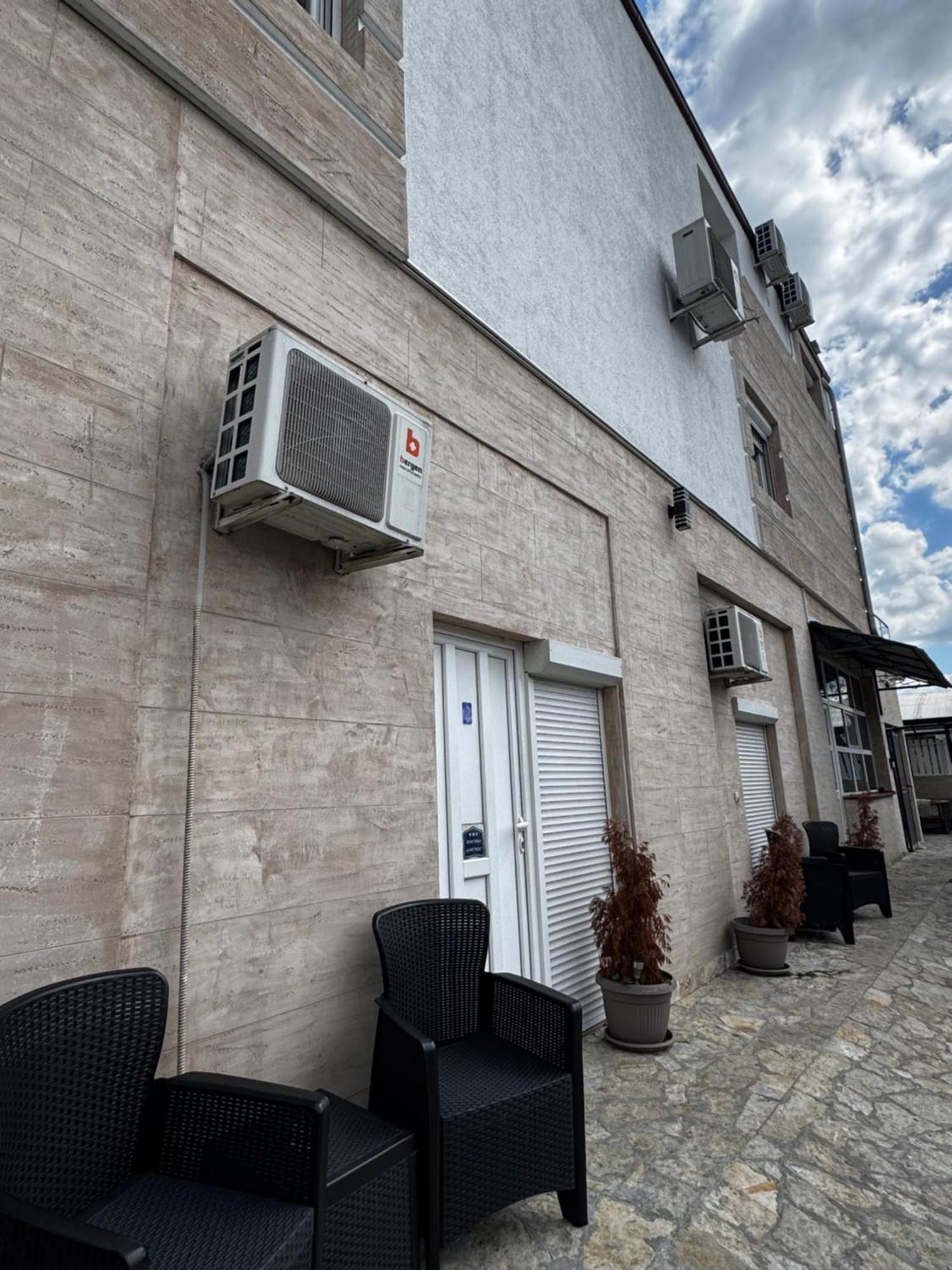 Apartments Vila Brzi & Beka Šabac Exteriör bild