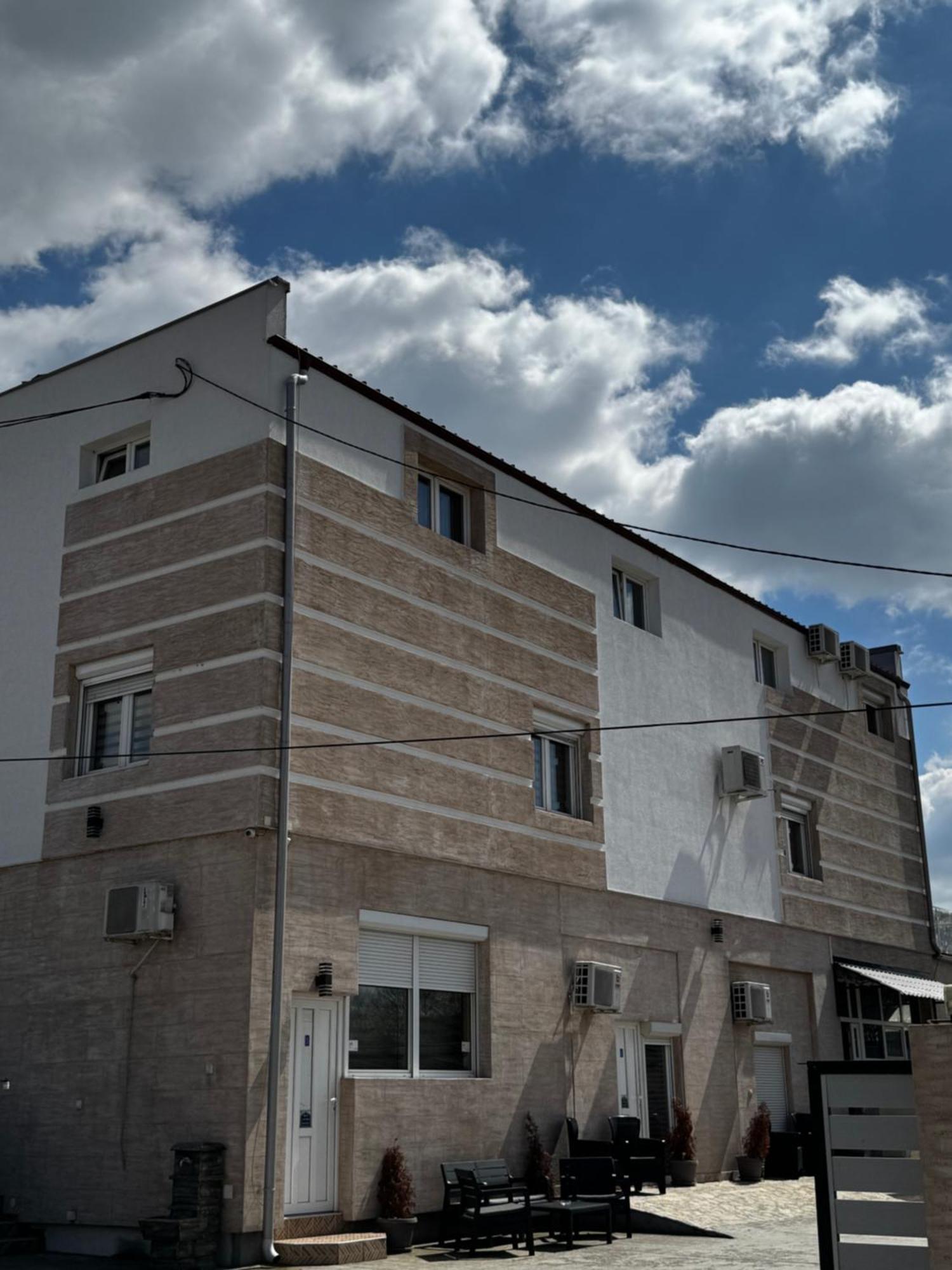 Apartments Vila Brzi & Beka Šabac Exteriör bild